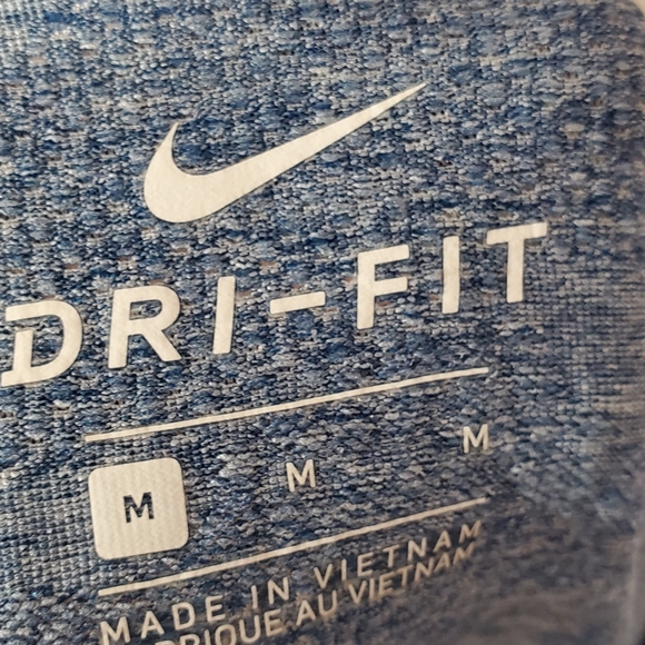 Nike Dri-Fit Shirt Size M - Picture 3 of 3